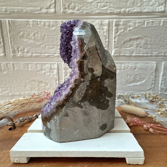Gorgeous Amethyst Cut Base - Picture 7 of 8